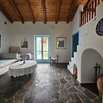 Peloponnese Hideout - Traditional Stone House *