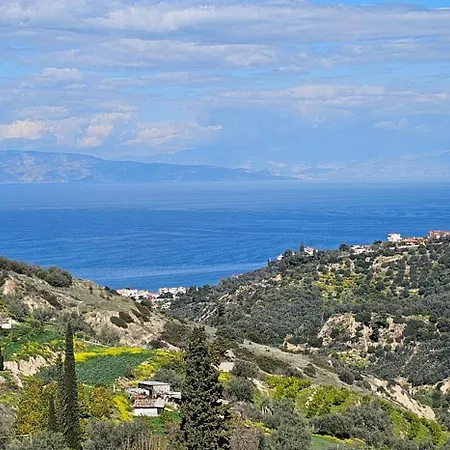 ヴィラ Peloponnese Hideout - Traditional Stone House