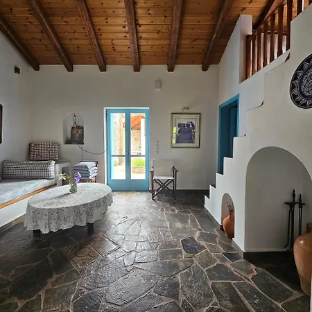 Peloponnese Hideout - Traditional Stone House *