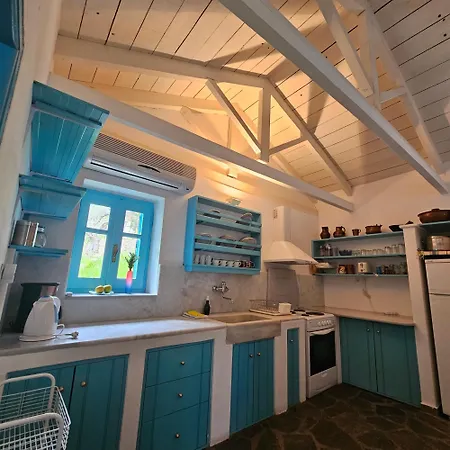 Peloponnese Hideout - Traditional Stone House