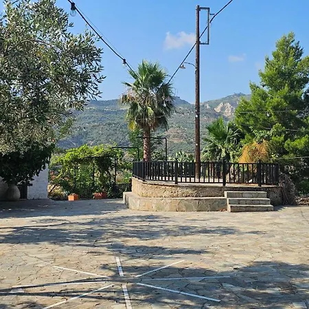 Villa Peloponnese Hideout - Traditional Stone House Akrata
