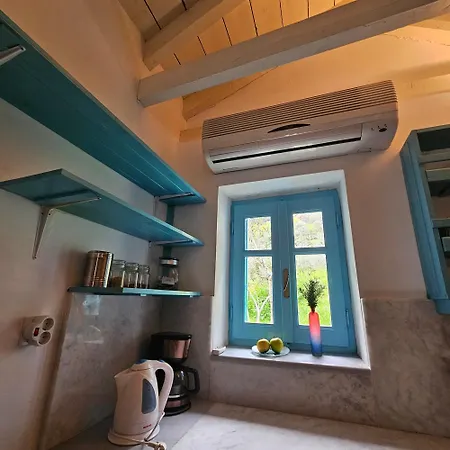 Peloponnese Hideout - Traditional Stone House *