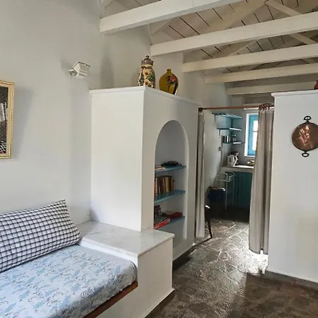 Peloponnese Hideout - Traditional Stone House * Akrata