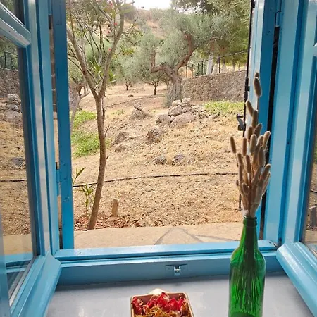 빌라 Peloponnese Hideout - Traditional Stone House