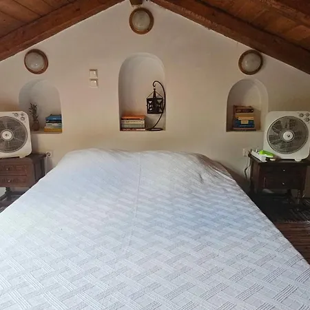 Peloponnese Hideout - Traditional Stone House Vila *