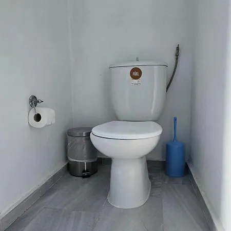 빌라 Peloponnese Hideout - Traditional Stone House *