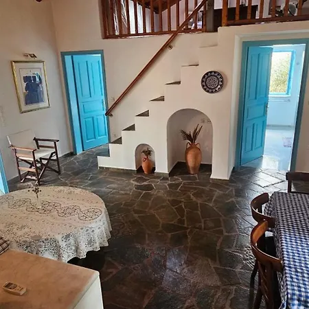 Peloponnese Hideout - Traditional Stone House Βίλα Ακράτα