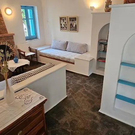 Βίλα Peloponnese Hideout - Traditional Stone House