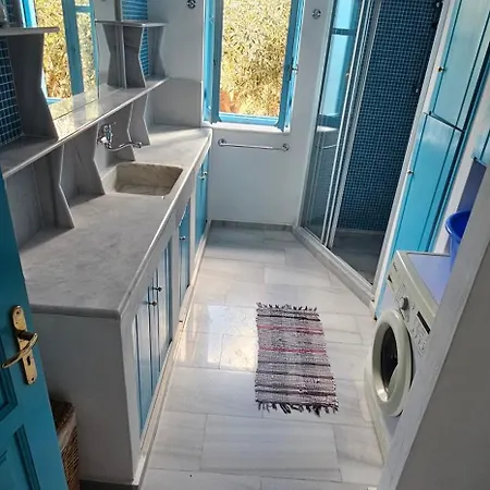 빌라 Peloponnese Hideout - Traditional Stone House *