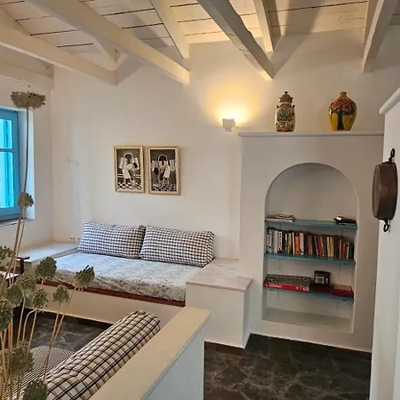 Peloponnese Hideout - Traditional Stone House *