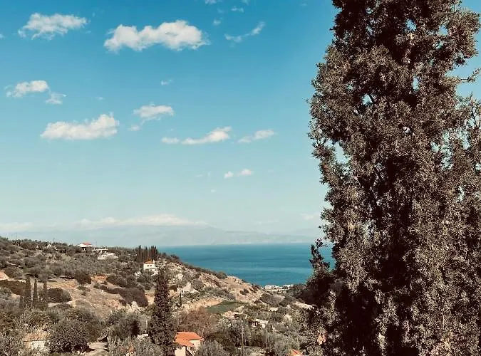 Peloponnese Hideout - Traditional Stone House Vila *