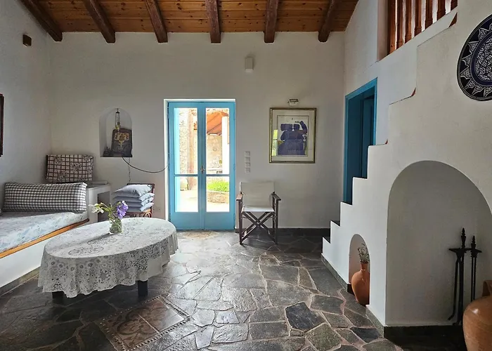 Peloponnese Hideout - Traditional Stone House *