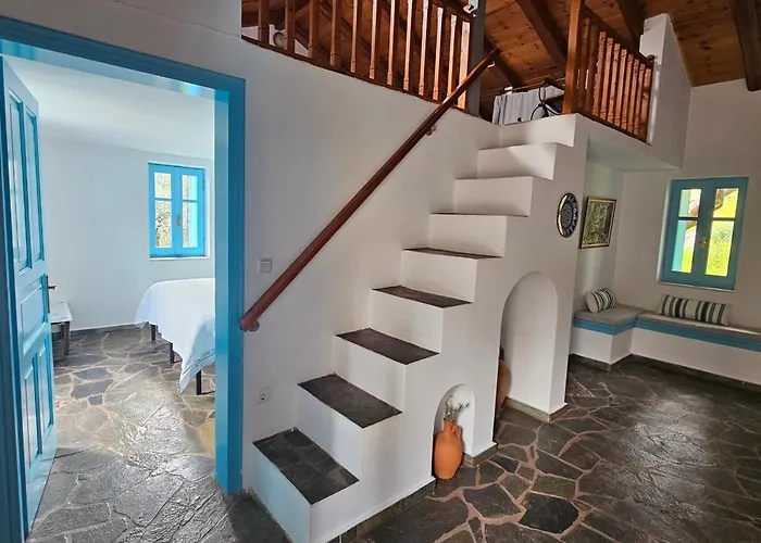 Peloponnese Hideout - Traditional Stone House *
