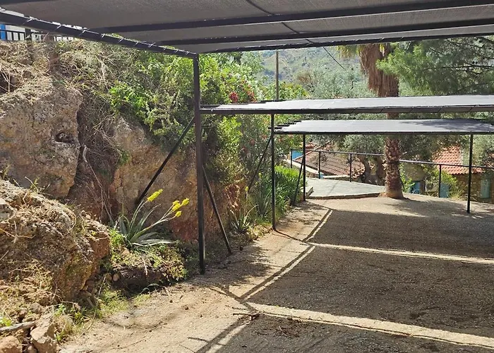 Peloponnese Hideout - Traditional Stone House Акрата