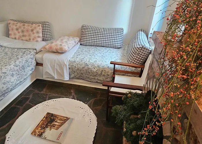 Peloponnese Hideout - Traditional Stone House Вилла *