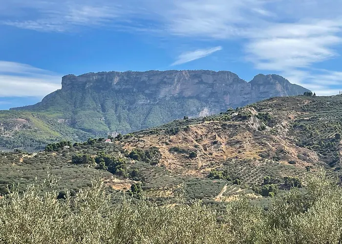 Vila Peloponnese Hideout - Traditional Stone House *