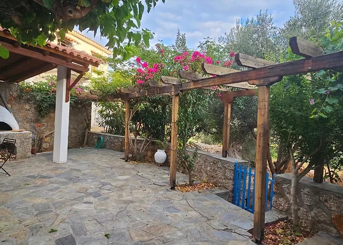 Villa Peloponnese Hideout - Traditional Stone House Akrata