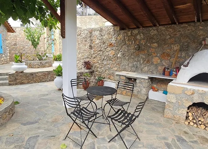 Villa Peloponnese Hideout - Traditional Stone House Akrata