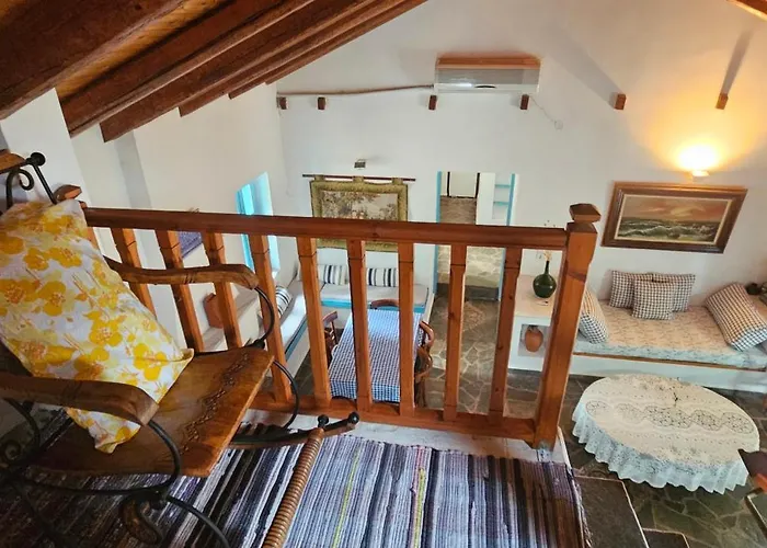 Вилла Peloponnese Hideout - Traditional Stone House