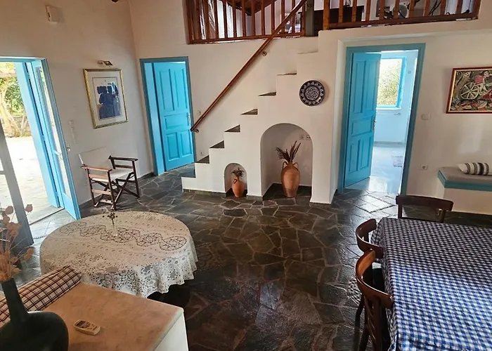 Peloponnese Hideout - Traditional Stone House Vila Akrata