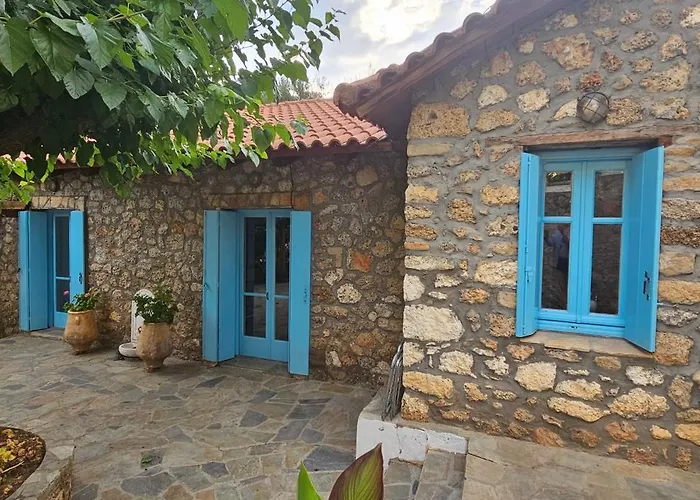 Peloponnese Hideout - Traditional Stone House * Акрата