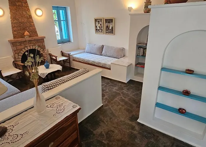 Вилла Peloponnese Hideout - Traditional Stone House